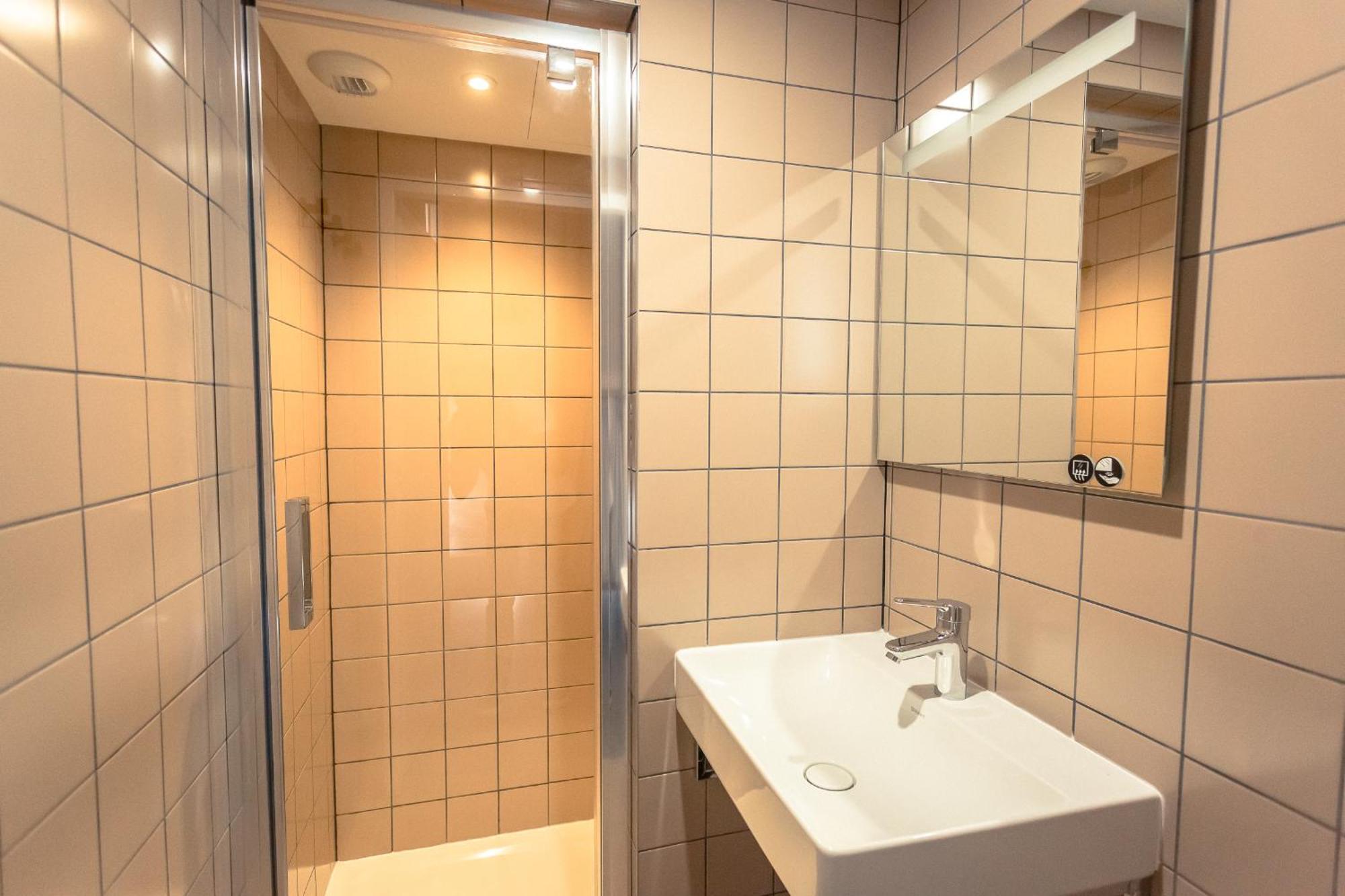Jost Hostel Le Havre Centre Gare Экстерьер фото